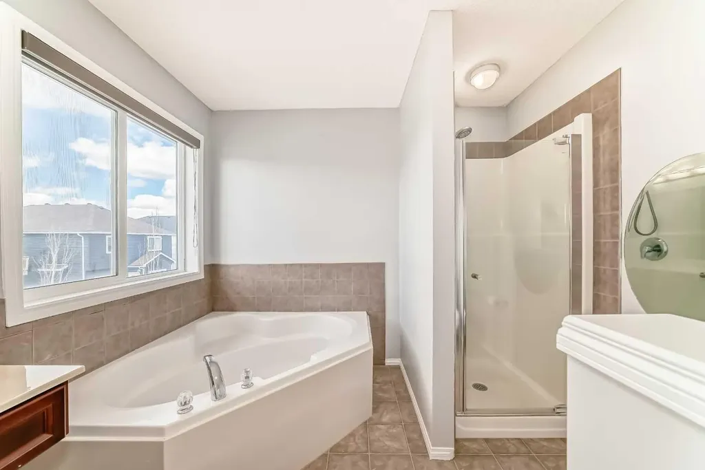 46 Saddlecrest Gardens NE Calgary AB T3J 0C4