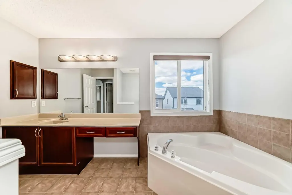 46 Saddlecrest Gardens NE Calgary AB T3J 0C4