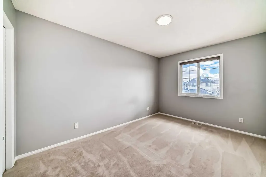 46 Saddlecrest Gardens NE Calgary AB T3J 0C4