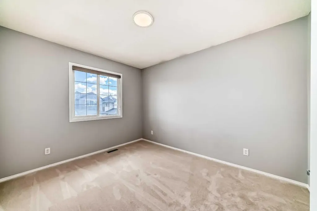 46 Saddlecrest Gardens NE Calgary AB T3J 0C4