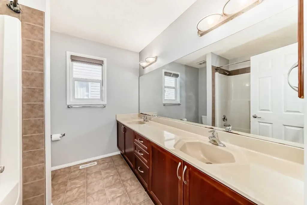 46 Saddlecrest Gardens NE Calgary AB T3J 0C4