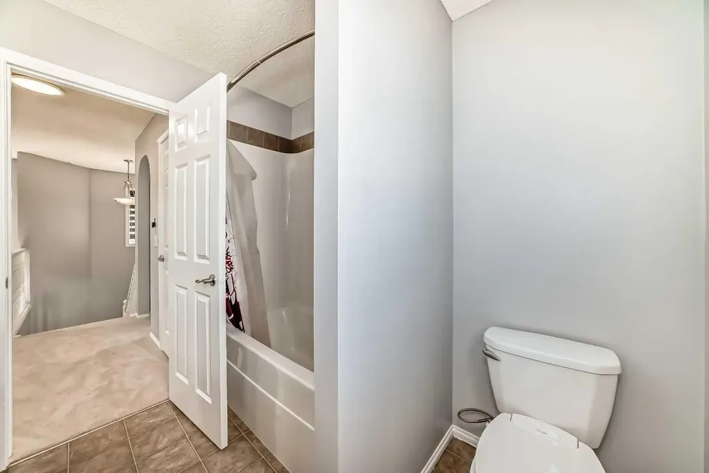46 Saddlecrest Gardens NE Calgary AB T3J 0C4