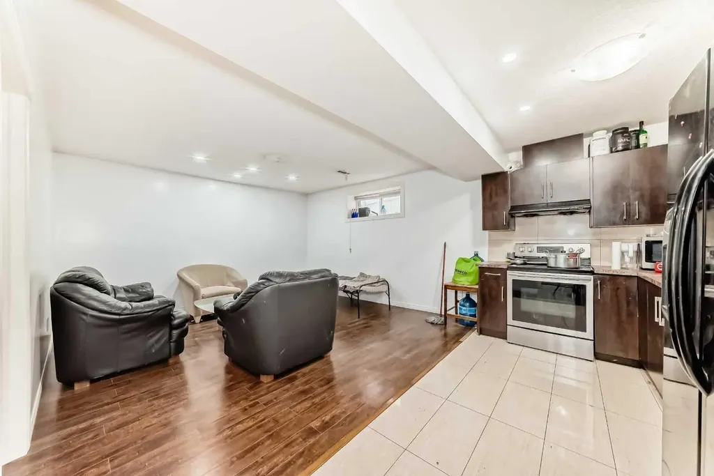 46 Saddlecrest Gardens NE Calgary AB T3J 0C4