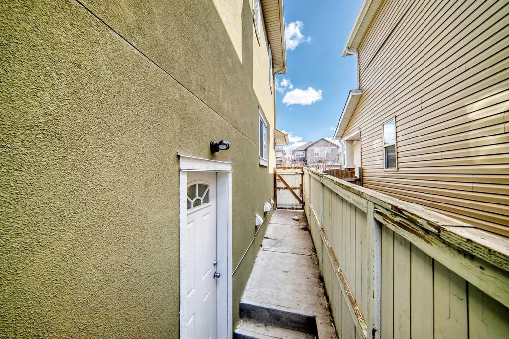46 Saddlecrest Gardens NE Calgary AB T3J 0C4