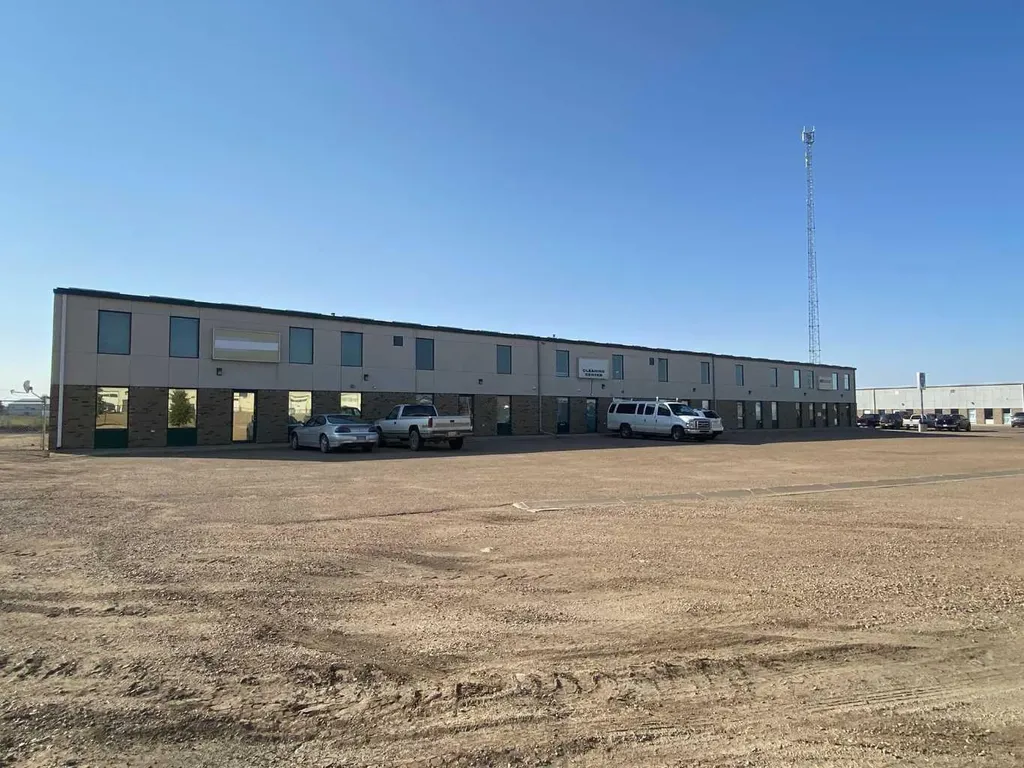 5914 51 Avenue Lloydminster AB T9V 3K5