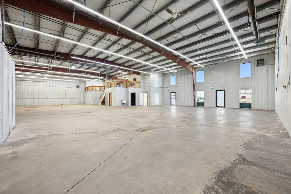5914 51 Avenue Lloydminster AB T9V 3K5