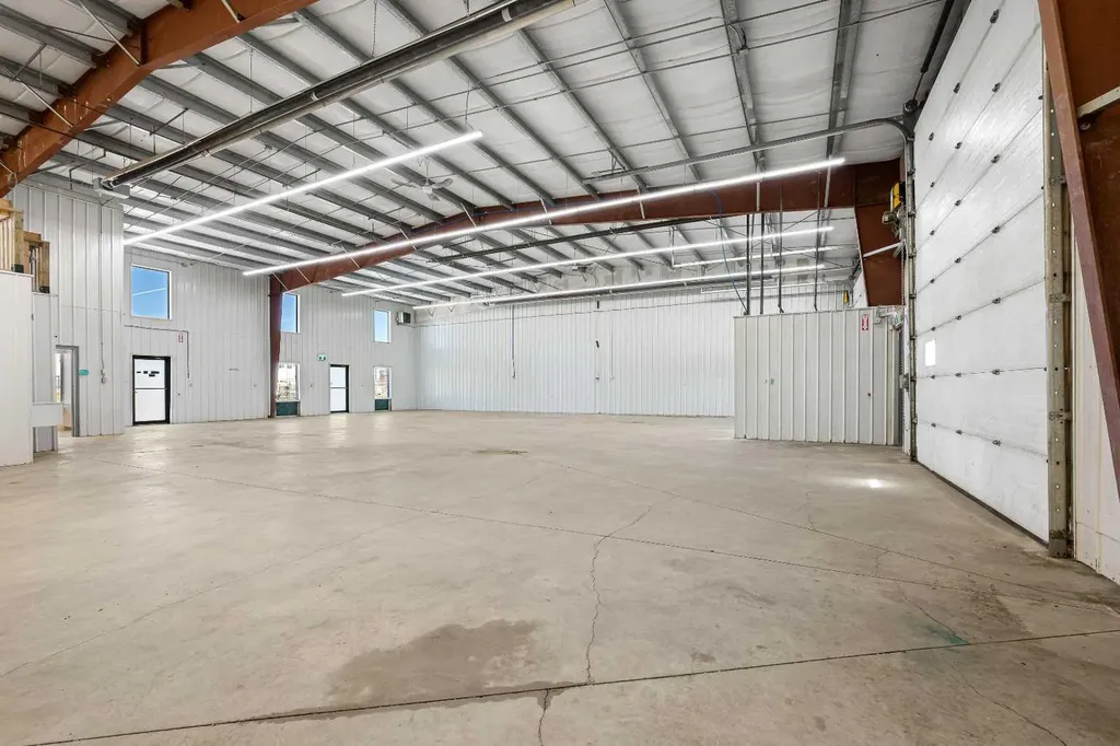 5914 51 Avenue Lloydminster AB T9V 3K5