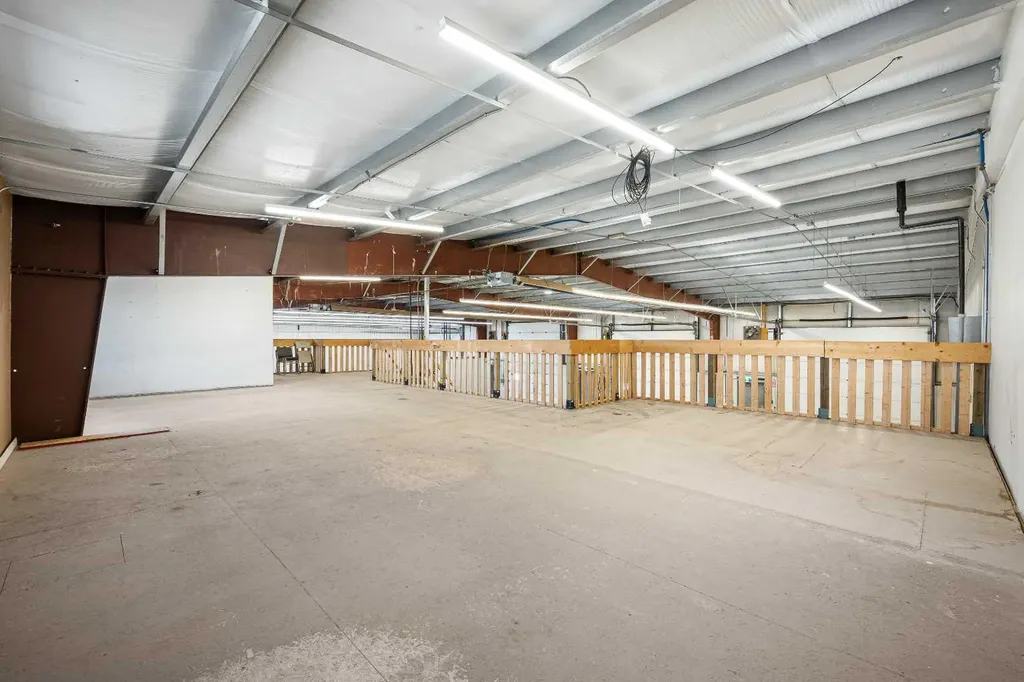5914 51 Avenue Lloydminster AB T9V 3K5