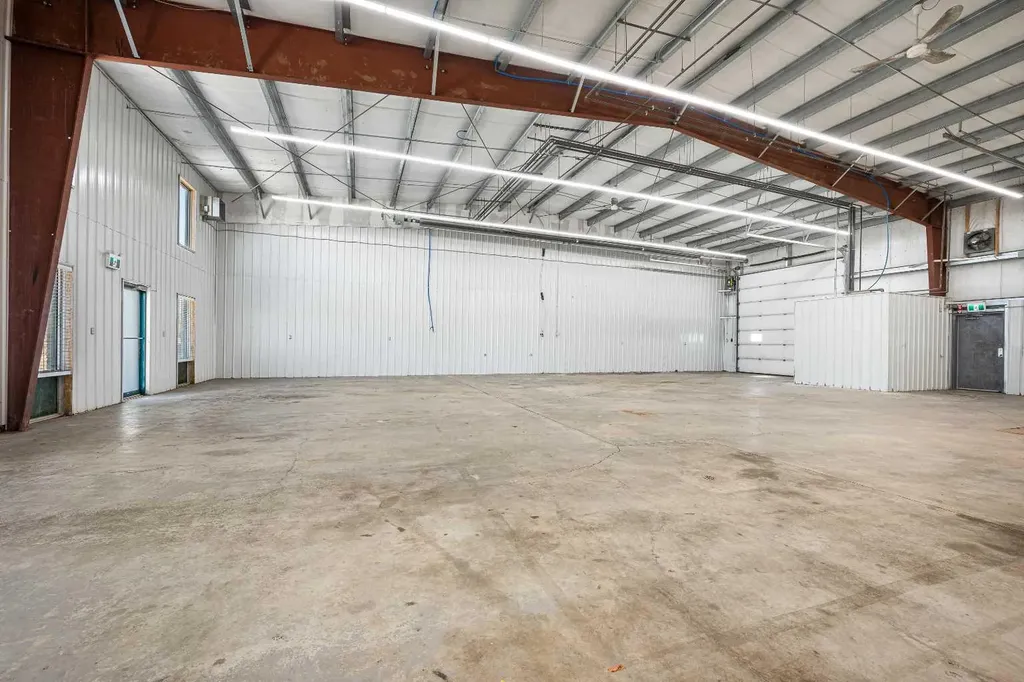 5914 51 Avenue Lloydminster AB T9V 3K5