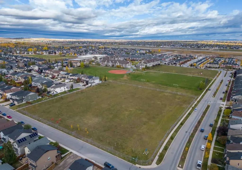 570 Silverton Street SW Calgary AB T2X 0T9