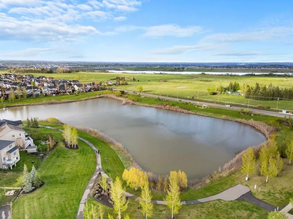 570 Silverton Street SW Calgary AB T2X 0T9