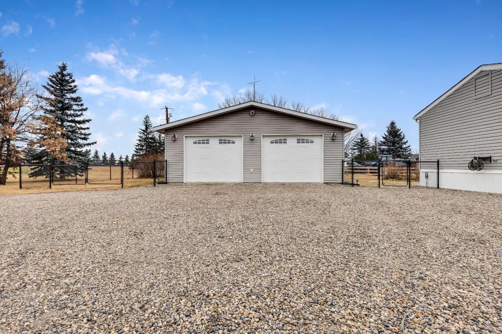 117 Range Road 250 Mossleigh AB T0J1P0