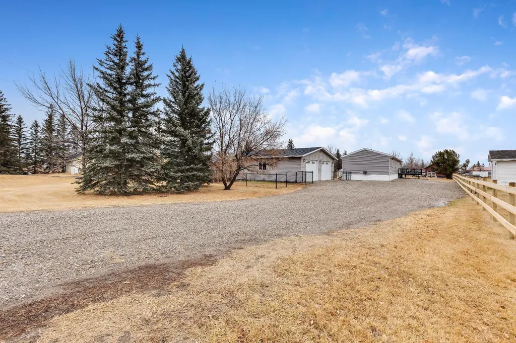 117 Range Road 250 Mossleigh AB T0J1P0