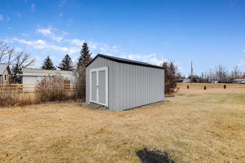 117 Range Road 250 Mossleigh AB T0J1P0