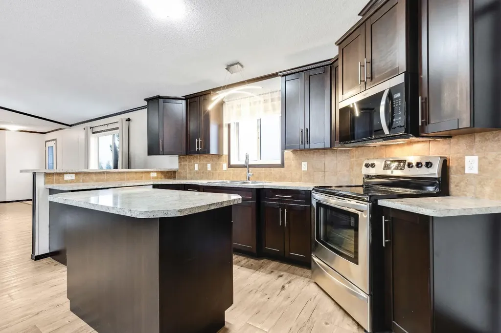 117 Range Road 250 Mossleigh AB T0J1P0