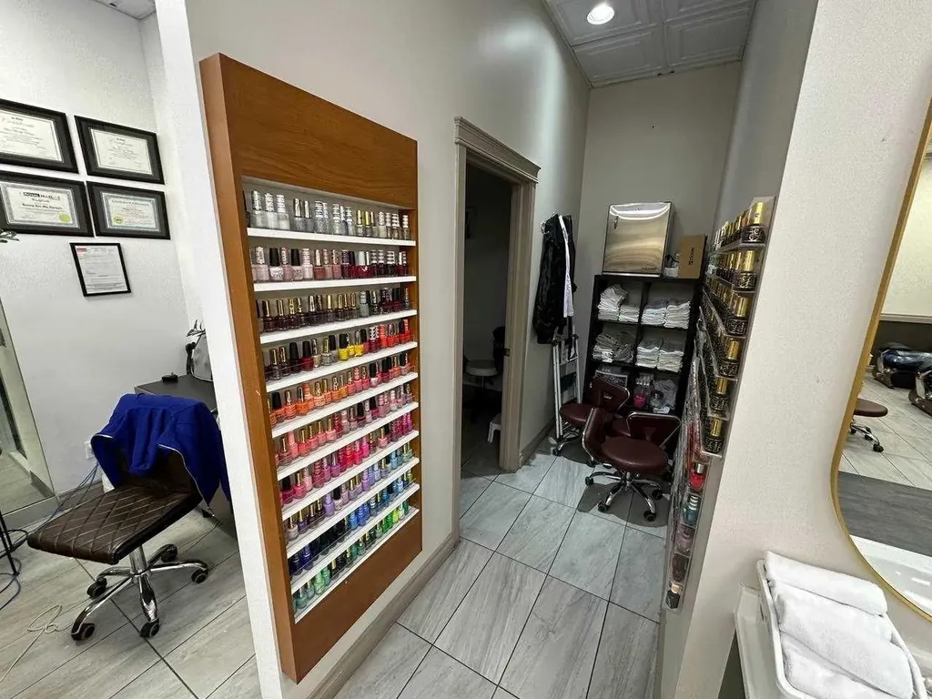 1632 14 Avenue NW Calgary AB T2N 1M7