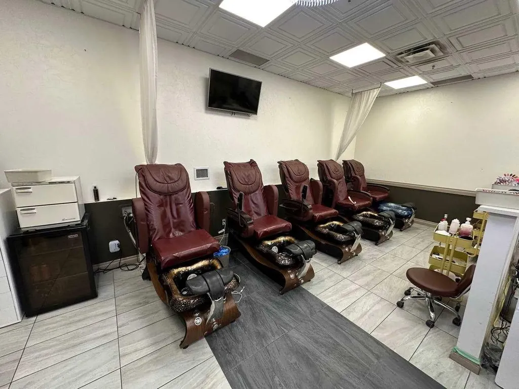 1632 14 Avenue NW Calgary AB T2N 1M7