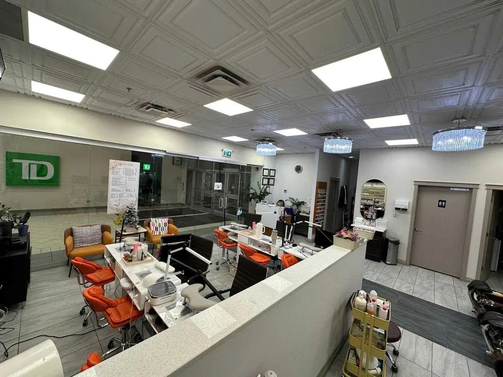 1632 14 Avenue NW Calgary AB T2N 1M7