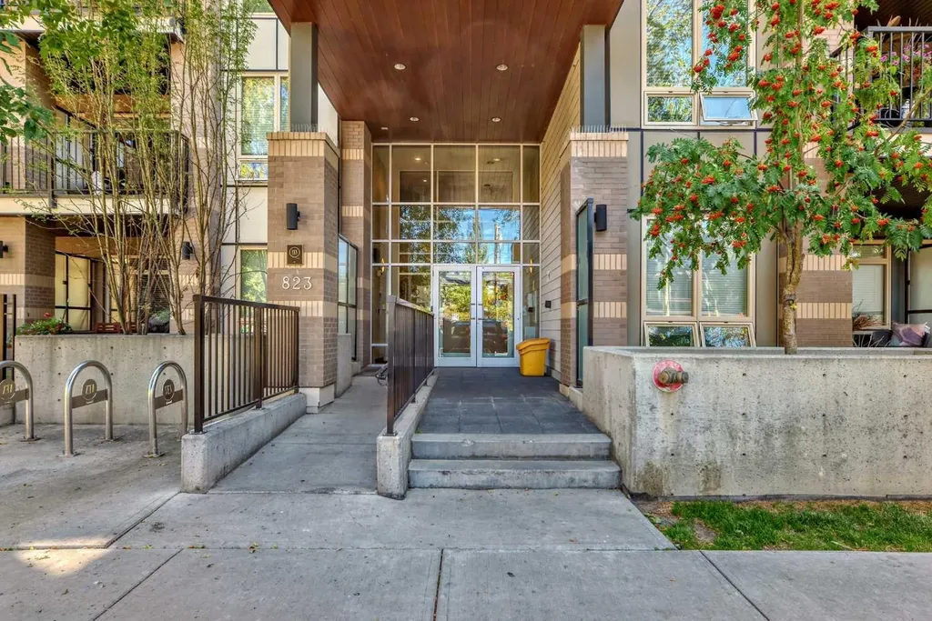 823 5 Avenue NW Calgary AB T2N0R5