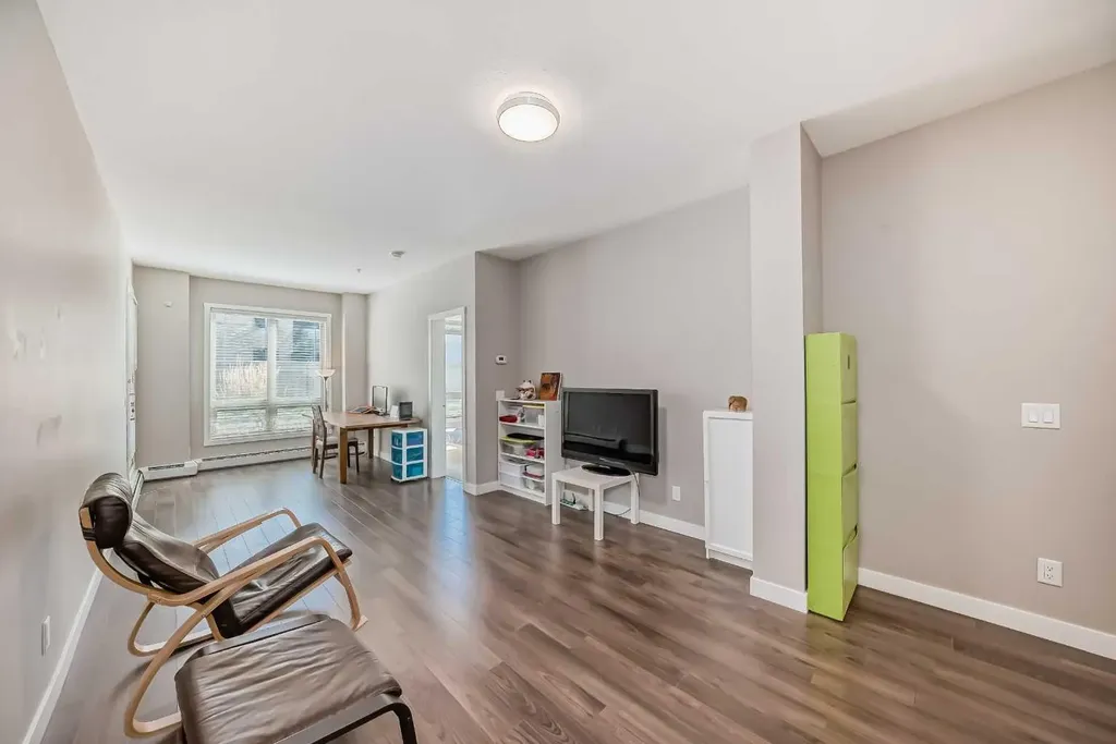 823 5 Avenue NW Calgary AB T2N0R5