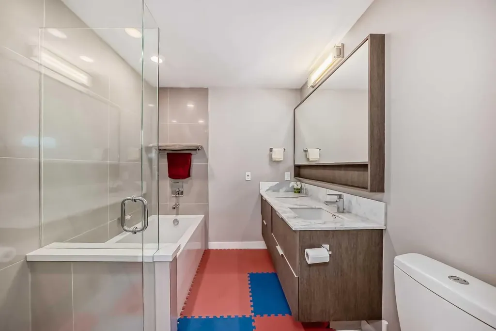 823 5 Avenue NW Calgary AB T2N0R5