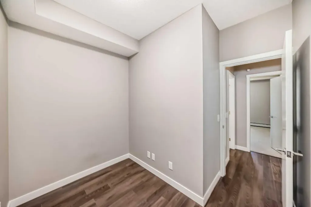 823 5 Avenue NW Calgary AB T2N0R5