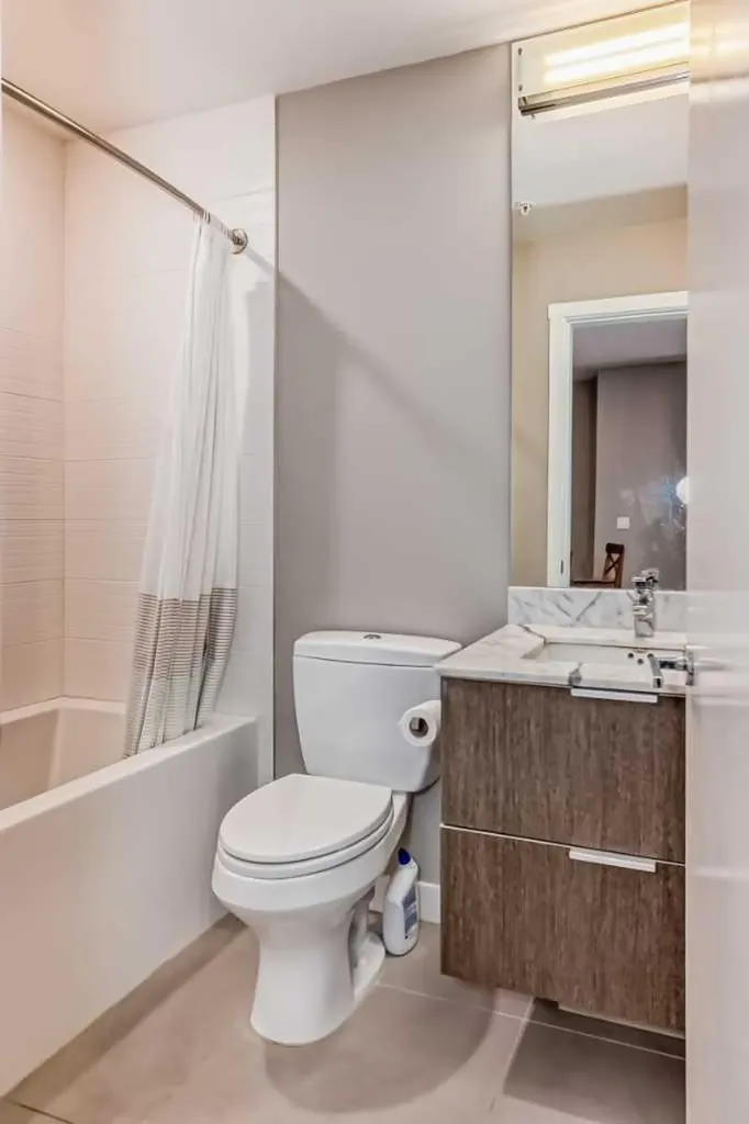 823 5 Avenue NW Calgary AB T2N0R5