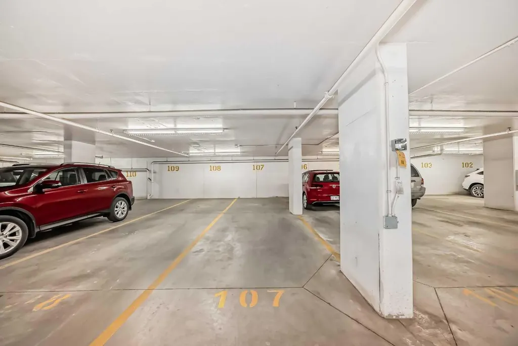 823 5 Avenue NW Calgary AB T2N0R5