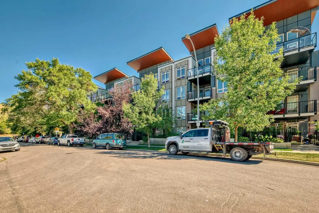 823 5 Avenue NW Calgary AB T2N0R5