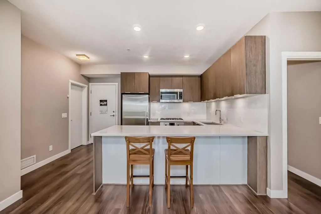 823 5 Avenue NW Calgary AB T2N0R5