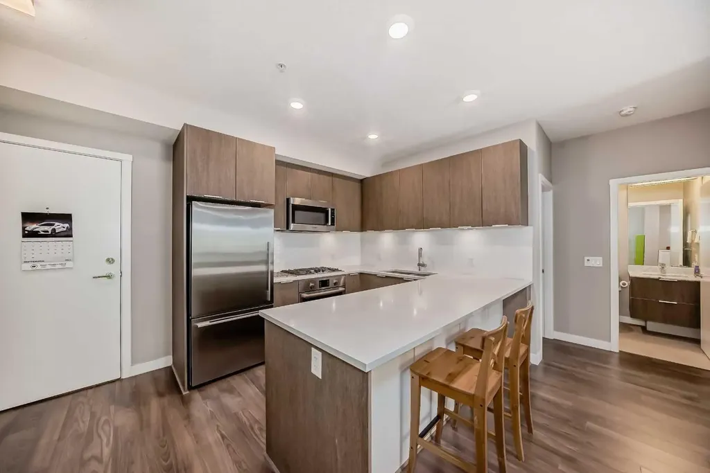 823 5 Avenue NW Calgary AB T2N0R5