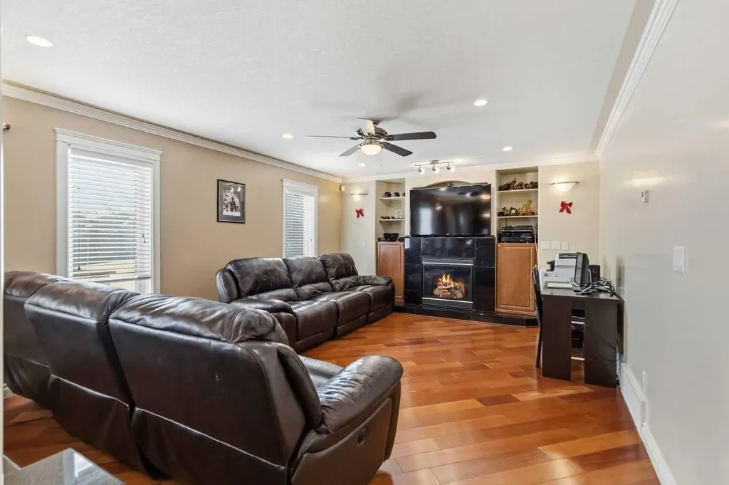 127 Pew Lane Fort Mcmurray AB T9K 0A8