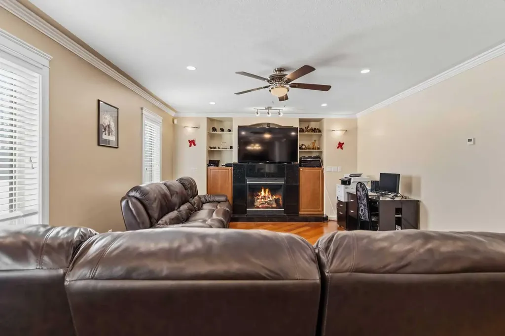 127 Pew Lane Fort Mcmurray AB T9K 0A8
