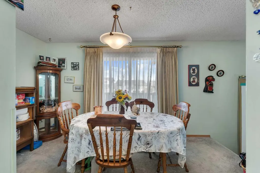 1003 Berkley Drive NW Calgary AB T3K 1E3