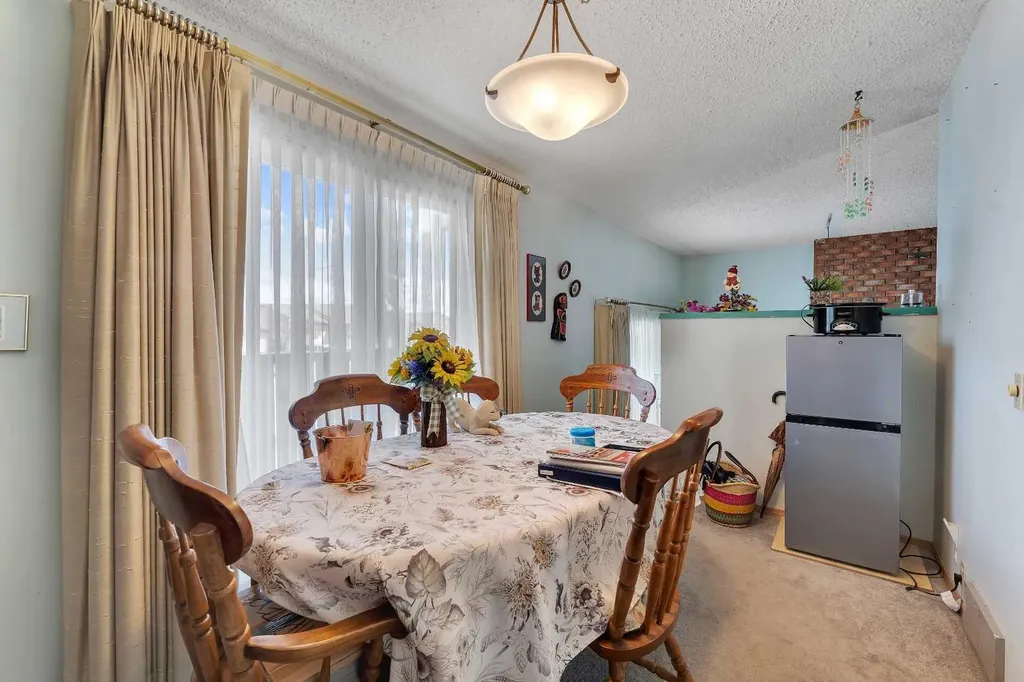 1003 Berkley Drive NW Calgary AB T3K 1E3