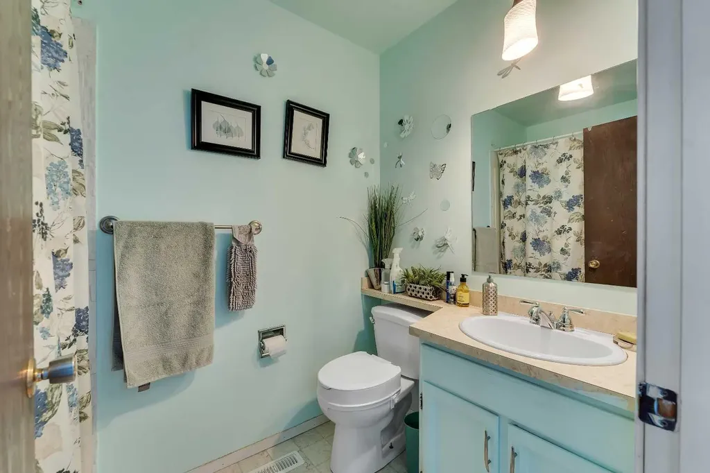 1003 Berkley Drive NW Calgary AB T3K 1E3