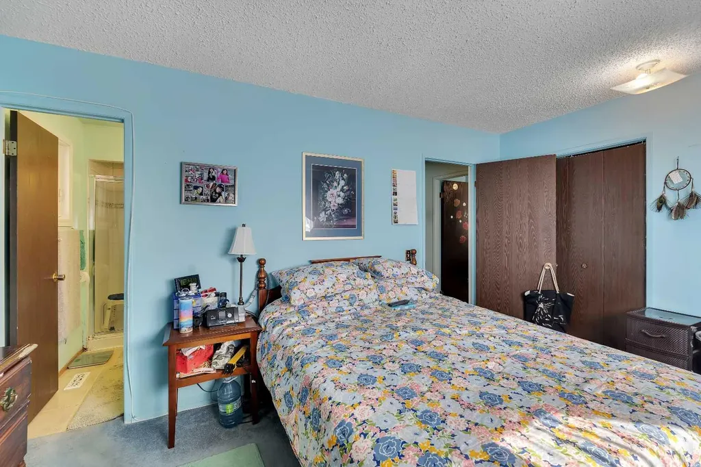 1003 Berkley Drive NW Calgary AB T3K 1E3