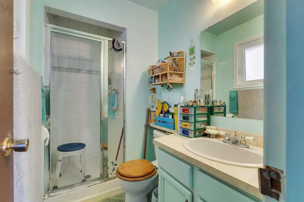 1003 Berkley Drive NW Calgary AB T3K 1E3
