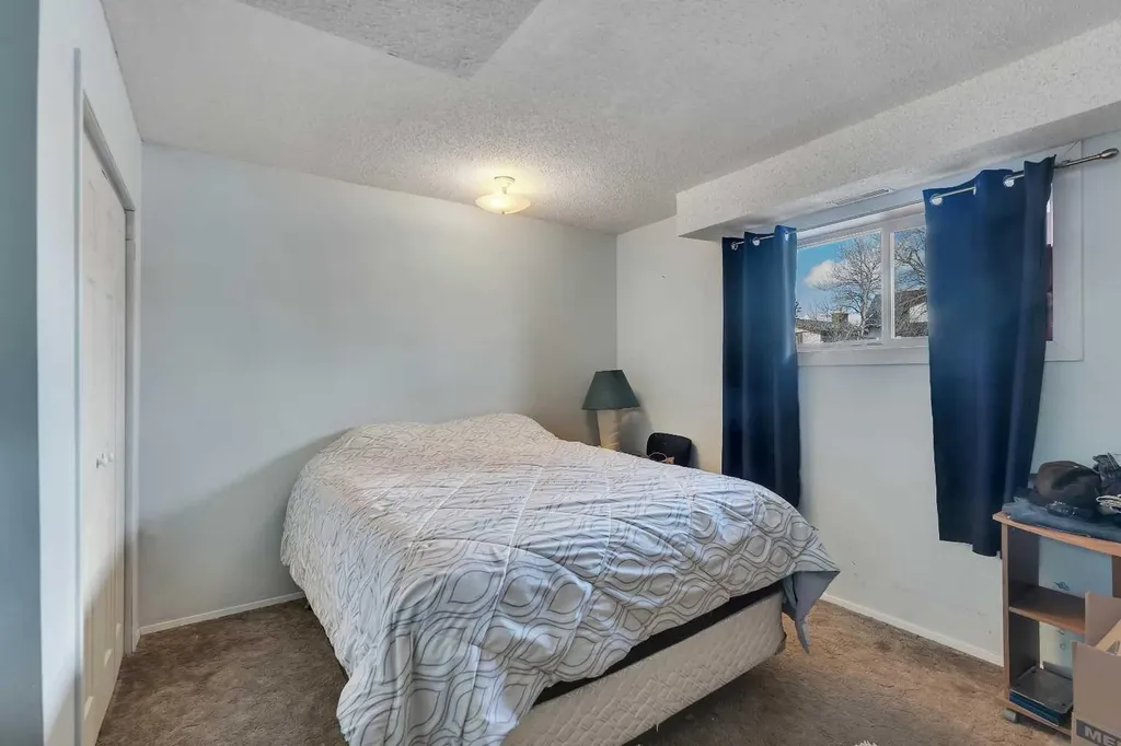 1003 Berkley Drive NW Calgary AB T3K 1E3