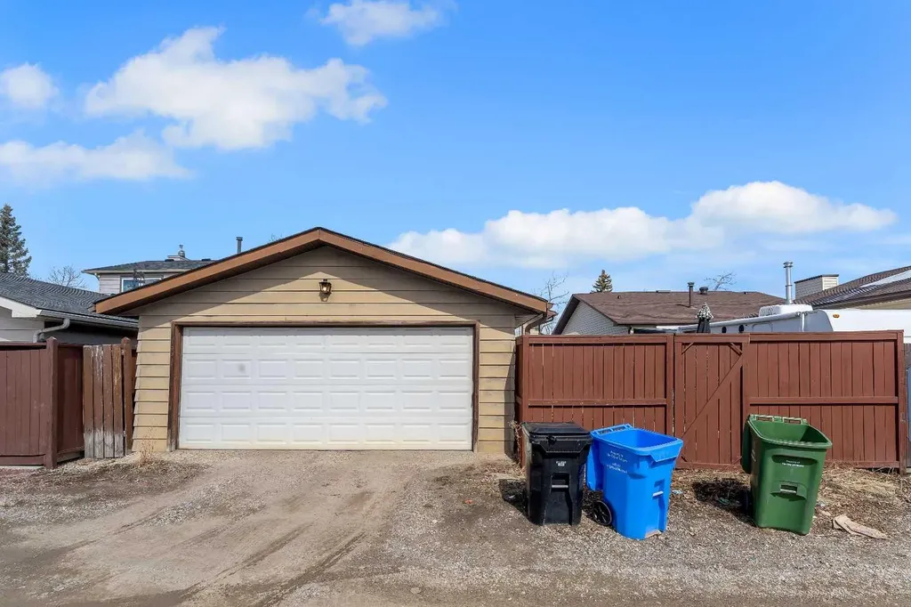 1003 Berkley Drive NW Calgary AB T3K 1E3