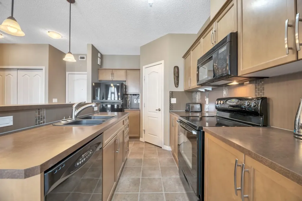 1 Crystal Green Lane Okotoks AB T1S 0C5