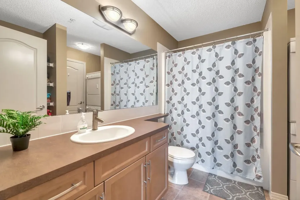 1 Crystal Green Lane Okotoks AB T1S 0C5