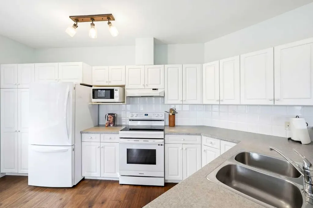 60 Promenade Way SE Calgary AB T2Z 3R4