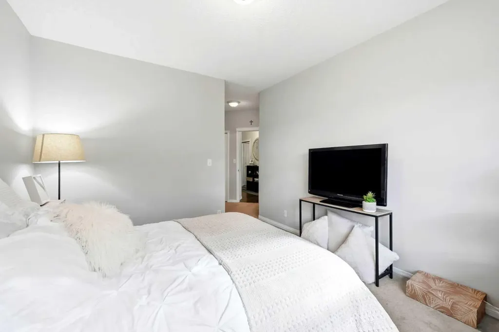 60 Promenade Way SE Calgary AB T2Z 3R4