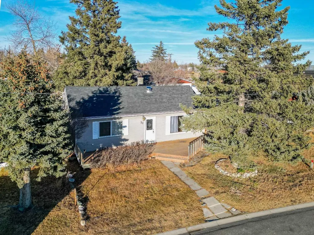 30 Crescent Road E Okotoks AB T1S 1G4