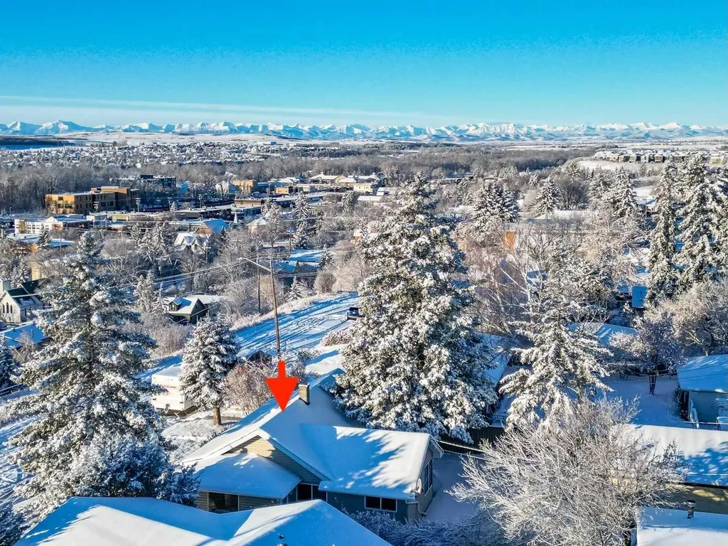 30 Crescent Road E Okotoks AB T1S 1G4