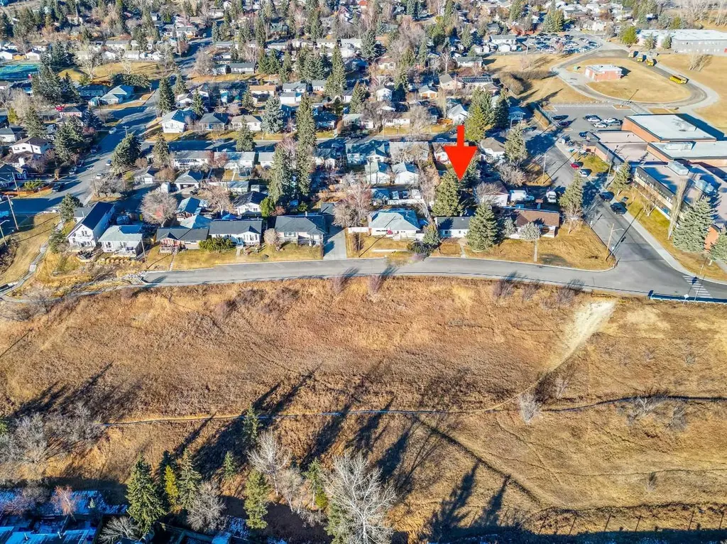 30 Crescent Road E Okotoks AB T1S 1G4