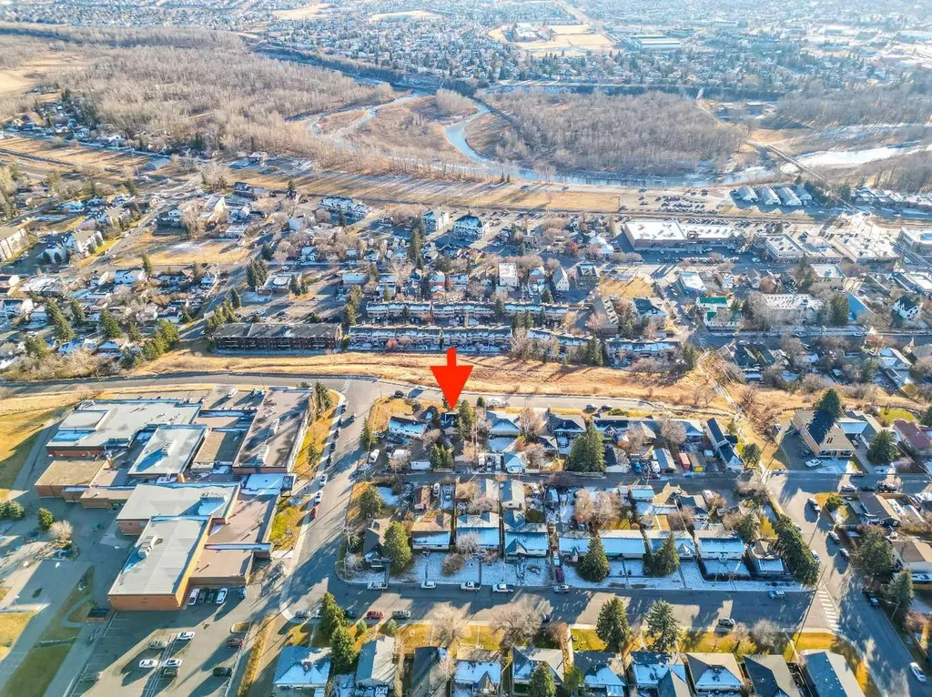 30 Crescent Road E Okotoks AB T1S 1G4