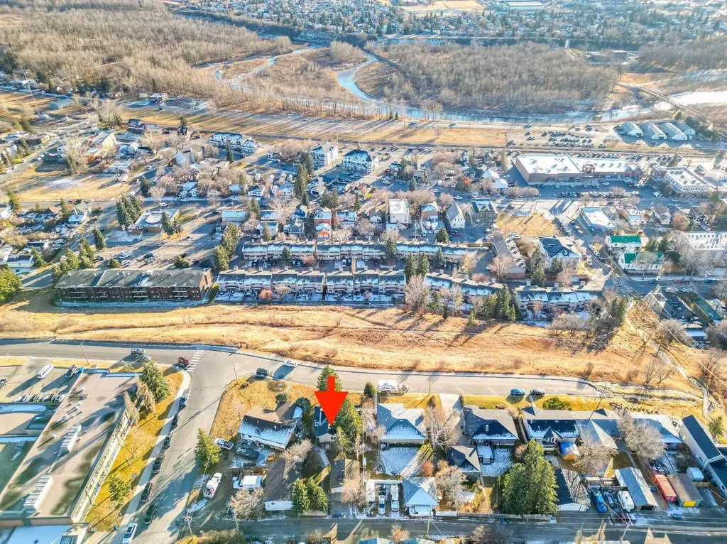 30 Crescent Road E Okotoks AB T1S 1G4