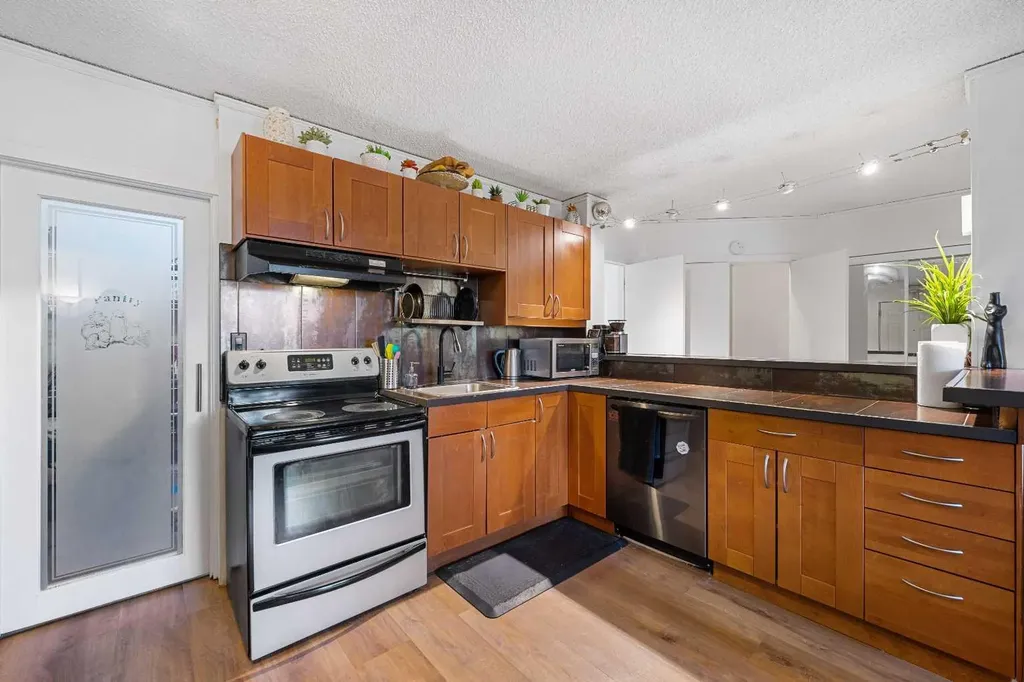 2111 14 Street SW Calgary AB T2T 3T2